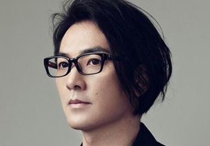 戴上與摘下 眼鏡如何重塑我們的顏值與氣質